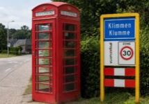 Ophef om rode Engelse telefooncel in Klimmen (Limburg).
